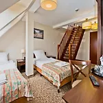 Hotel Mona Lisa Wellness & 3*
