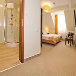 Mona Lisa Wellness & Szálloda 3*