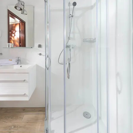 Mona Lisa Wellness & 3* كولوبرزيغ