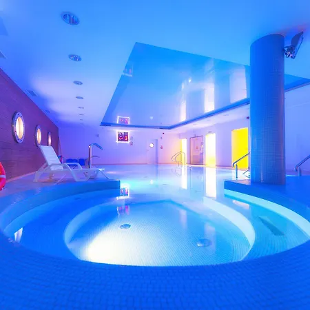 Mona Lisa Wellness & فندق 3*