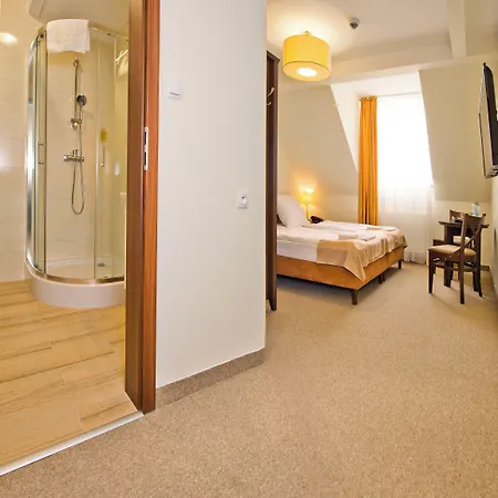 Mona Lisa Wellness & Hotel 3*