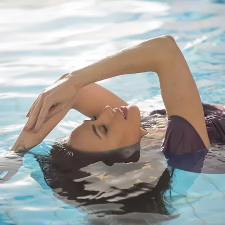 Mona Lisa Wellness & فندق